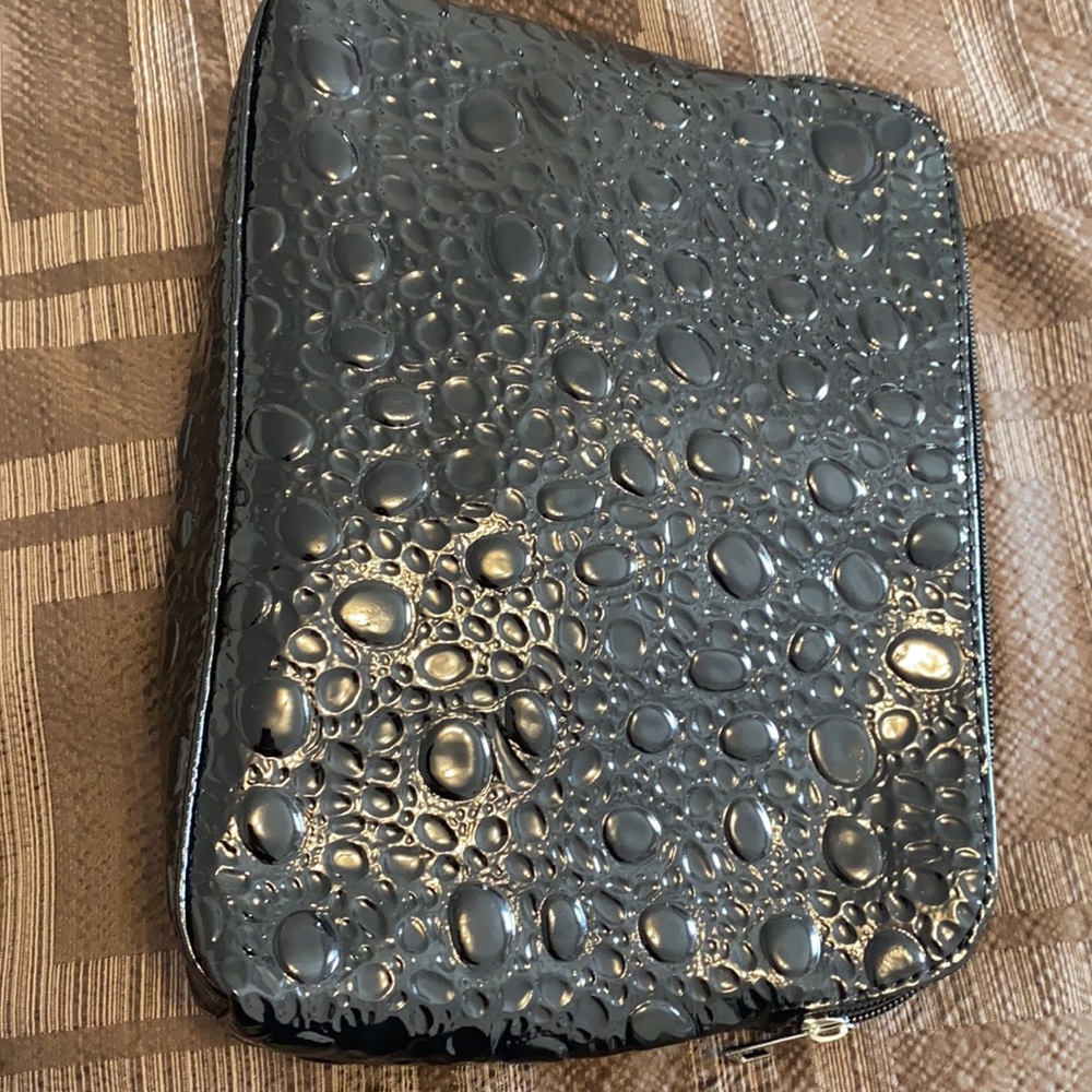 Make-Up Case - image 3